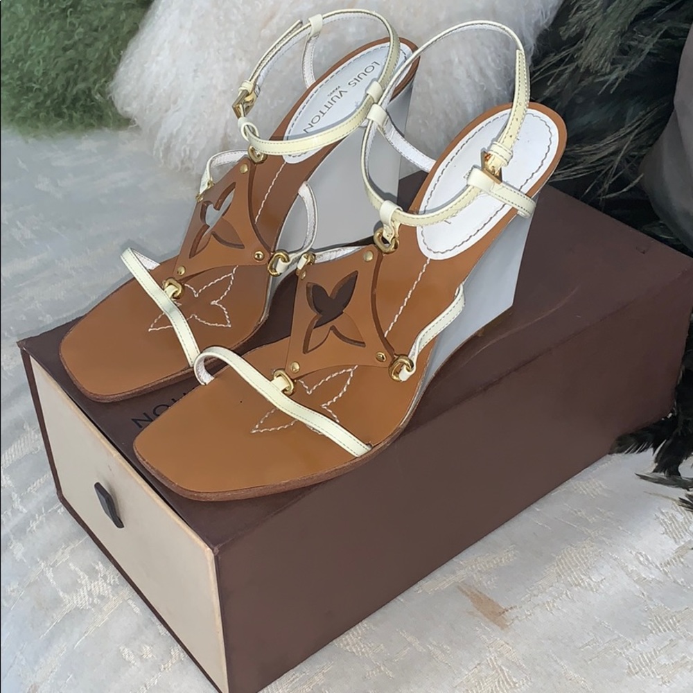Louis Vuitton 100% Leather Wedged Heel Sandals